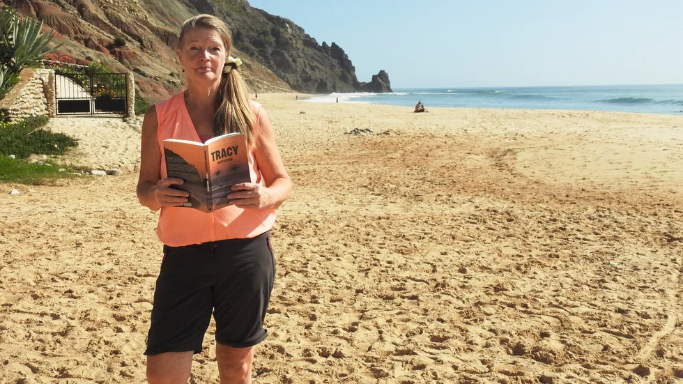 Marianne Almesåker, Linköpingsbo som för tillfället bor i Praia da Luz , Portugal, kommer i dagarna ut med en bok som i stora delar bygger på Madeleine Mc Canns försvinnande 2007.