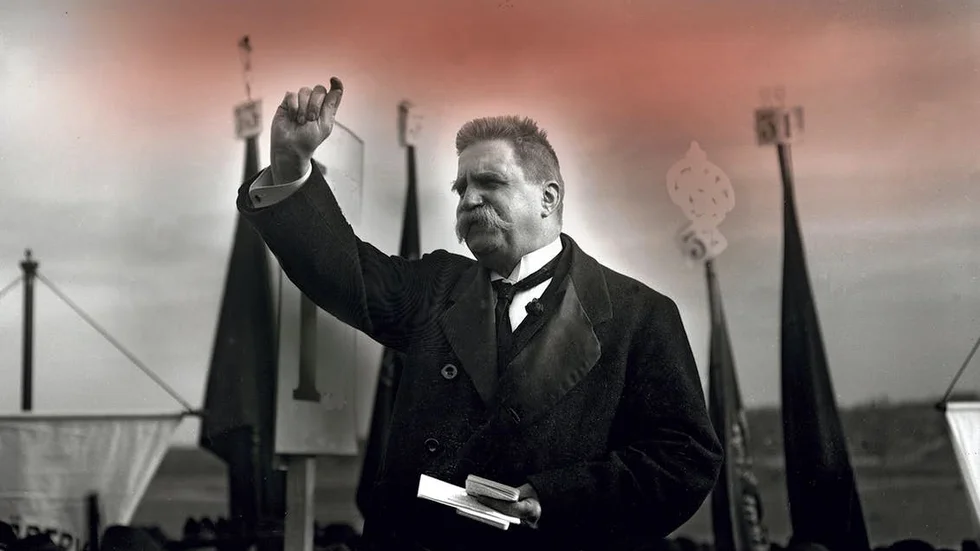 Agitatorn och sedermera statsministern Hjalmar Branting började sin politiska resa vid Uppsala Universitet.