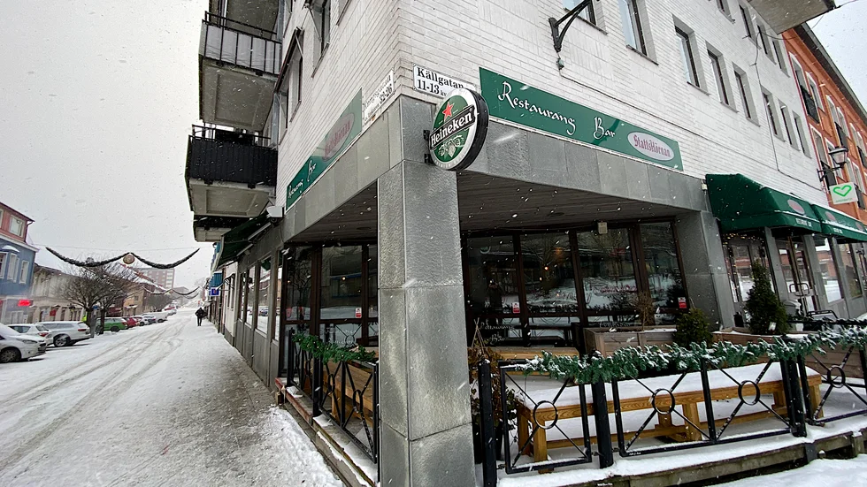 Avgifterna för livsmedels- och dricksvattenkontroller vid lokala livsmedelsföretag senareläggs i Enköping.