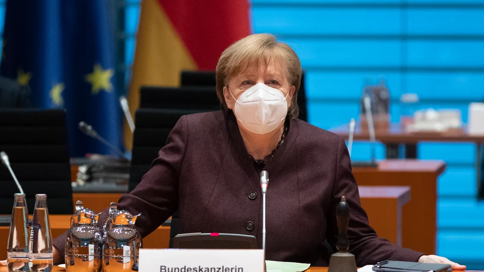Den tyska regeringen, med förbundskansler Angela Merkel i spetsen, vill förlänga landets hårda coronarestriktioner.