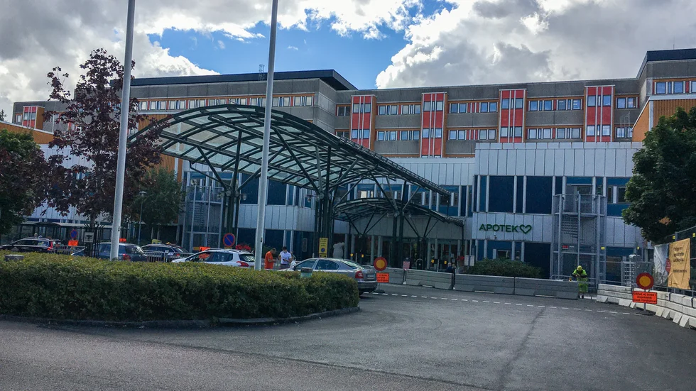 Ge vården de resurser som behövs för att ta bort vårdköerna, skriver Åke Lagerbäck.