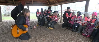 Kulturskolan kom med "snö" till barnen