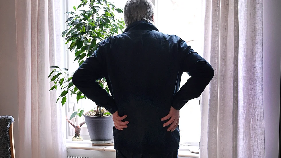 När hemtjänsten drar ner på sina insatser finns det risk för att de äldre far illa, menar insändarskribenten.