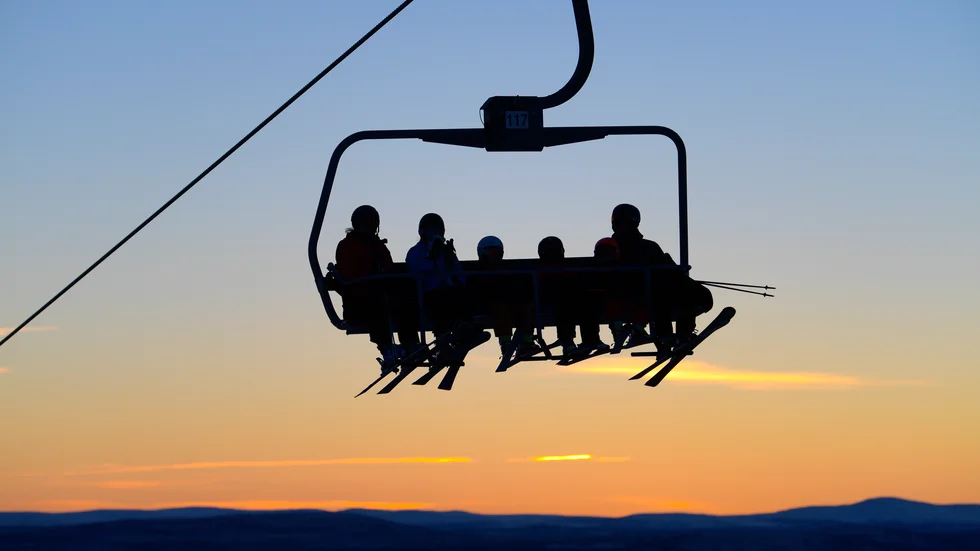 Skidåkare i backarna i Idre fjäll. Jämtland, Härjedalen, Sälen och Idre att fyllas med turister från hela landet.