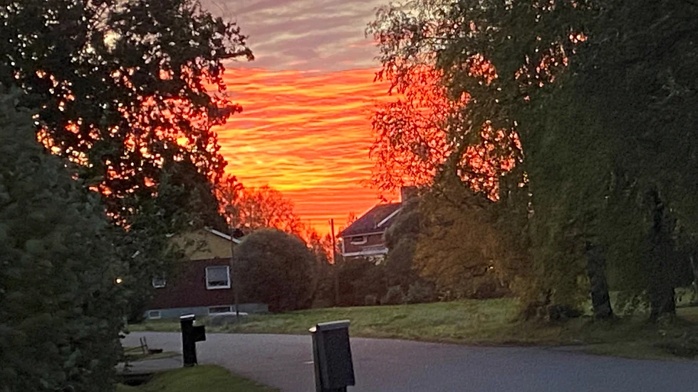 Vacker himmel i Piteå under tidig morgontimme. 