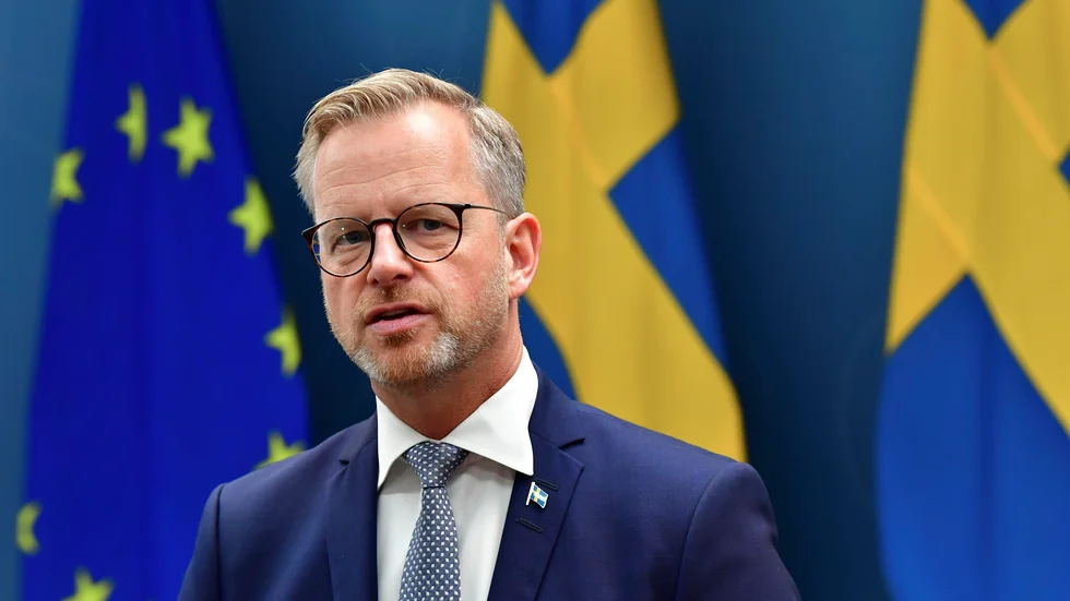 Mikael Damberg säger att detta är den största statsbudgeten som genomförts i modern tid.