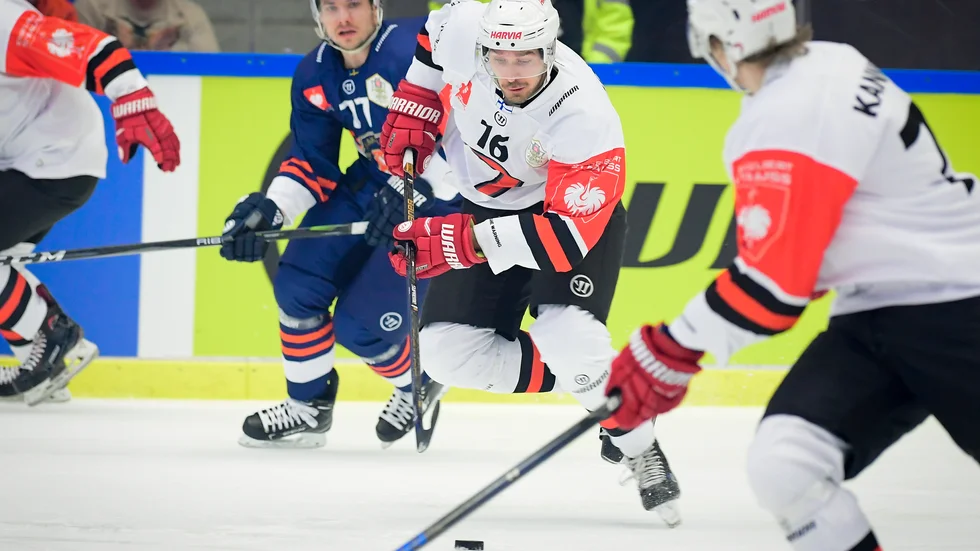 Jaakko Jokinen loggar mer än gärna mycket istid i Vita Hästen.