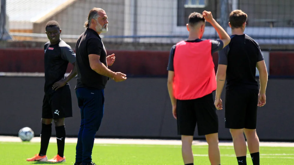 Özcan Melkemichel ser posiytivt på den kommande matchen mot Örgryte. Ytterligare tre spelare är tillgängliga för spel efter att de tidigare drabbats av covid-19.