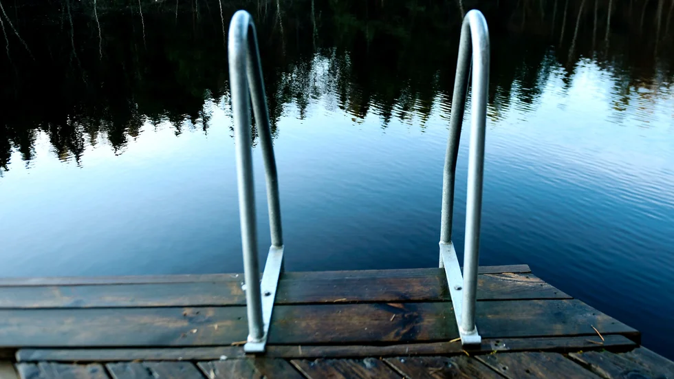 Hultsfreds kommun avråder allmänheten att bada i Ängahultsbadet.