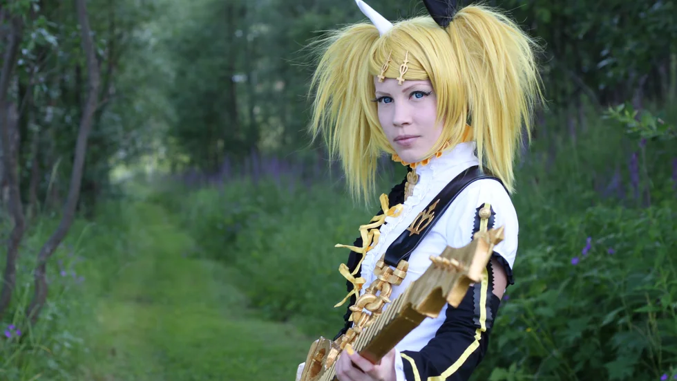 Anna Erika som Rin Kagamine, Vocaloid. Cosplay kommer från orden ”costume play” och innebär att man gestaltar en karaktär från ett spel, en film eller något annat verk.