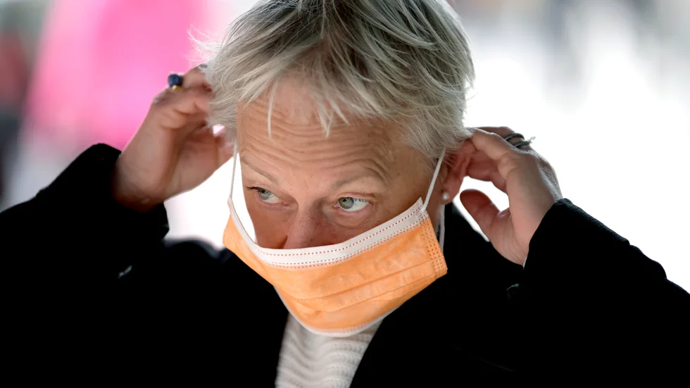 Det är bara att konstatera att restriktionerna bara gäller ”vanligt folk” och ej gäller höjdarna inom politik och tjänstemän. Skriver Bengt Wahlström 
