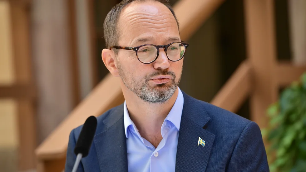 Infrastrukturminister Tomas Eneroth (S) vill säkra järnvägstrafik mellan Trelleborg och Tyskland. Arkivbild.