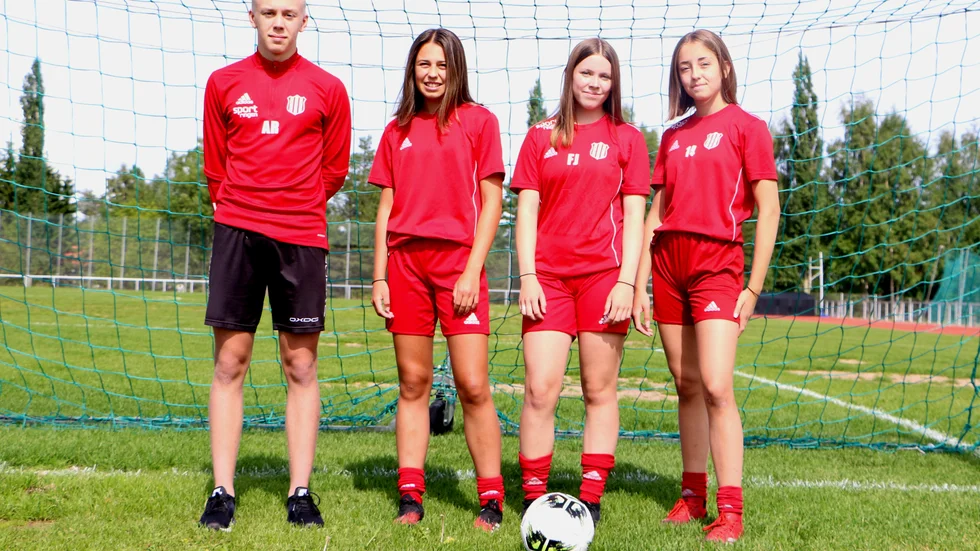 Aron Christoffersson Renberg, Meja Josbrant, Felicia Johansson (målvakt) och Tone Norberg är uttagna till landslagsläger på Bosön.