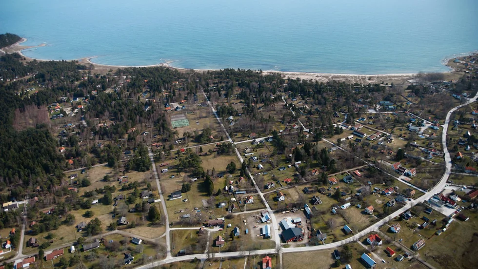 Region Gotland har nekat fastigheter i Ljugarn att kopplas på det kommunala va-nätet, trots att de ligger inom verksamhetsområdet.
