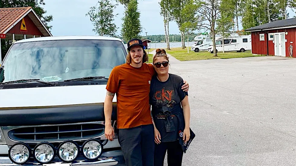 Niklas Johnsen och Jennie Sjölin återuppleva platsen och alla gemensamma minnen. "Jag fick rysningar. Det var nästan lite obehagligt och jätteroligt på samma gång", säger Jennie.