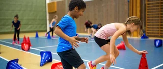 Öka rörelseglädjen för unga med moderna idrottshallar