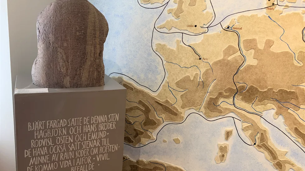 Pilgårdsstenen finns att se på Gotlands museum i utställningen "10 000 år". 