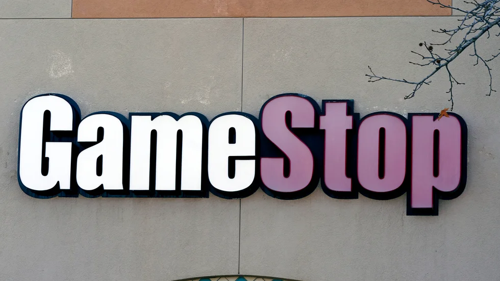 Spelbutikskedjan Gamestop har blivit en av de hetaste aktierna på Wall Street i år sedan så kallade day traders gett sig på hedgefonders blankningspositioner i aktien och fått kursen att skena iväg uppåt. Arkivbild