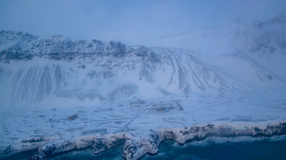 Två personer har omkommit i ett snöskred på ön Jan Mayen. Arkivbild.