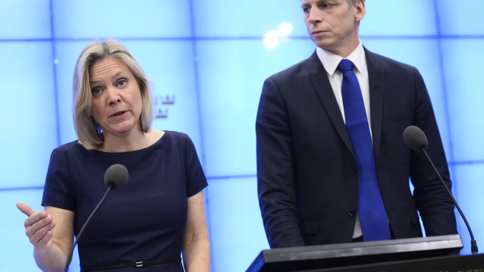 Magdalena Andersson och Per Bolund håller en pressträff om åtgärder kopplat till covid-19. 