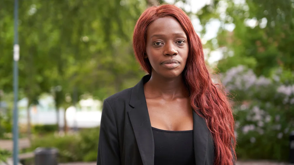 "Självklart räknas alla liv men det finns faktiskt liv som inte räknas lika mycket och det är svarta liv" säger Aysha  Jones, grundare av Black Lives Matter, Sweden som deltar i Demokrati och människovärdesdagarna i Norrköping under lördagen.