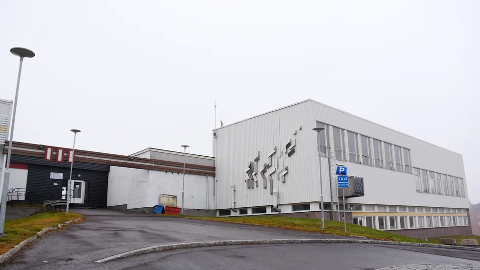 Bergaskolan, en F-6 skola i Kiruna, har drabbats av vattenskador. Nu är frågan om delar av skolan eller hela skolan ska rivas och byggas upp på nytt, eller om det räcker att renovera. 