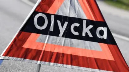 Två personbilar har kolliderat i Gamleby på måndagskvällen.