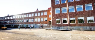 Chefer och politiker duckar om Djurgårdsskolan