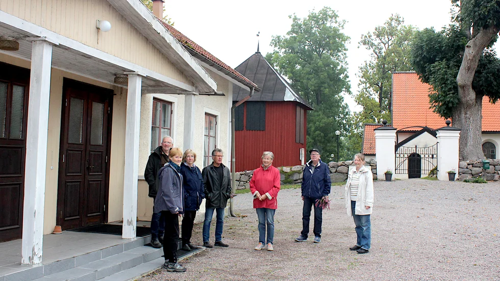 "En cyklist som körde förbi här vände sig om mot sina kamrater och skrek "här är så jävla vackert". Det vill vi att det ska fortsätta vara, berättar Kajsa Carlegrim (näst längst till vänster) och får medhåll av Kenneth och Ann-Christine Carlsson, Tommy Sennehed, Leena och Bengt Y Larson samt Ulla Pousette.