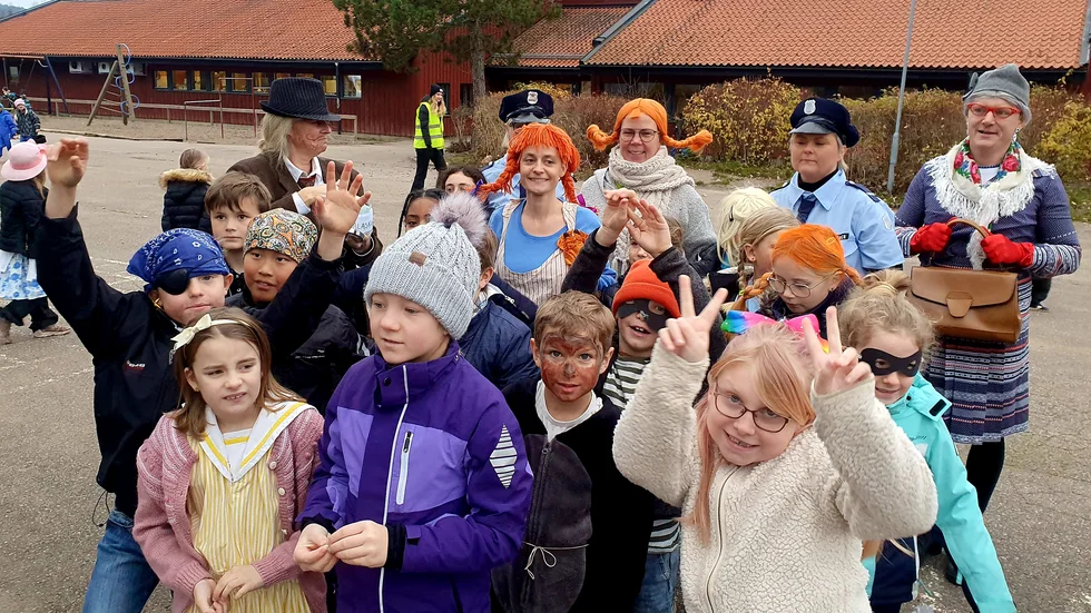 Pippi-böckerna fyller 75 i år och Bäckskolans elever och lärare klädde ut sig till karaktärerna på onsdagen.
