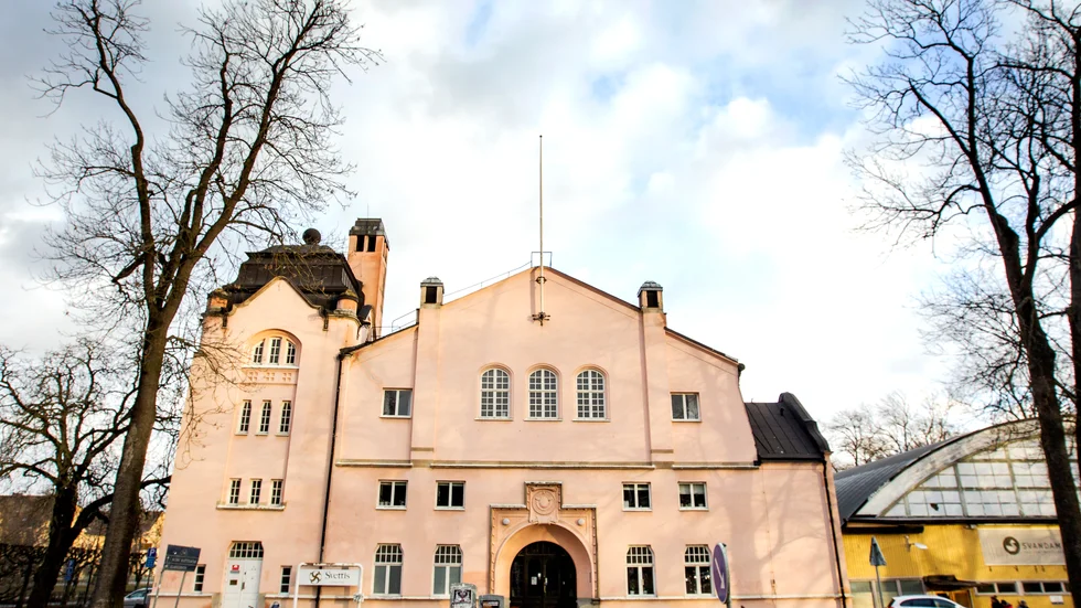 Det gamla Gymnastikhuset Svettis och Svandammshallarna.