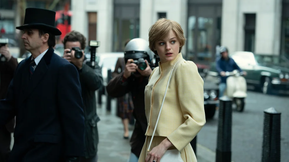 Emma Corrin spelar prinsessan Diana i säsong fyra av "The crown". Pressbild.