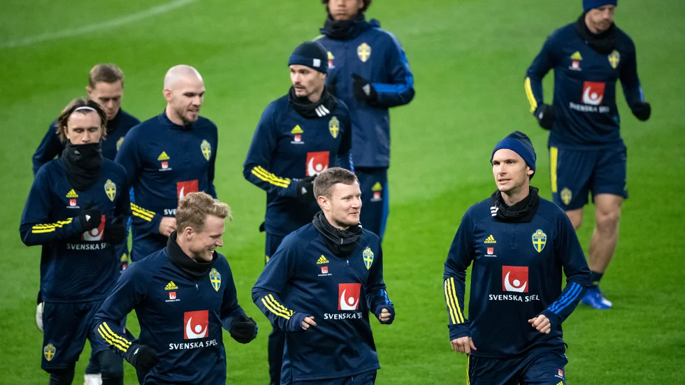 Det svenska landslaget på träningen inför kvällens landskamp mot Danmark.