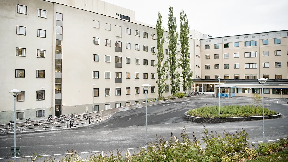 Hälso- och sjukvårdsnämnden avviker med 318 miljoner kronor från budget, enligt senaste månadsrapporten. 