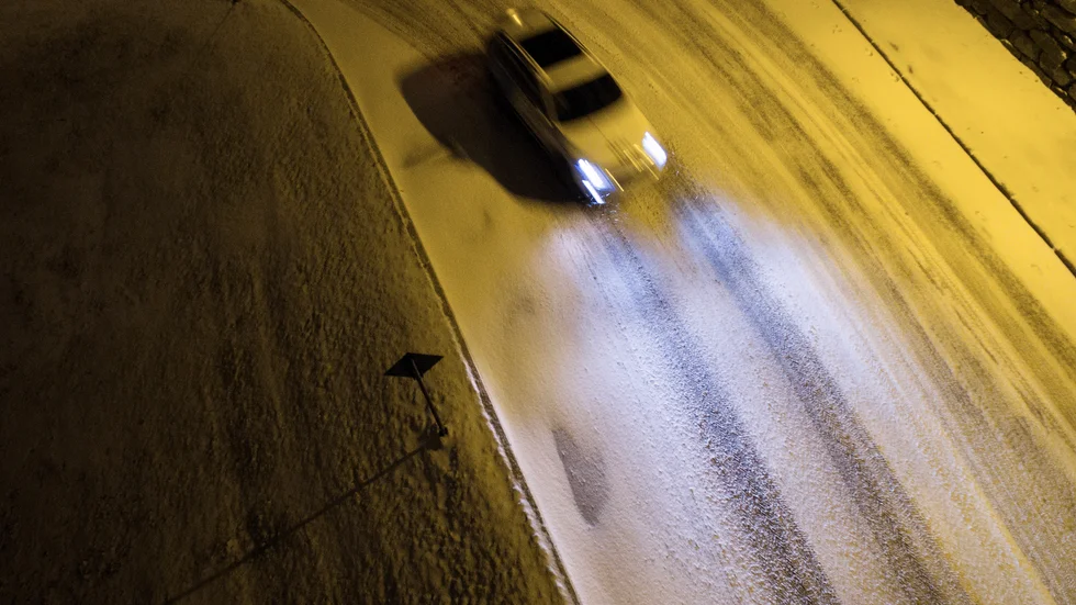Brodern utan körkort lånade mannens bil, som togs i beslag av polisen.
