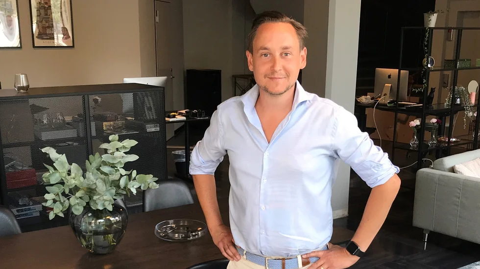 Mikael Bergkvist i Mäkleriets nya kontor som ligger i det gamla bankpalatset på Fristadstorget 10. 