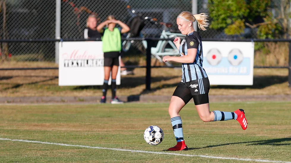 Västervik Damfotboll och övriga lokala fotbollslag i lägre serier än division 2 dam och division 3 herr skjuter också fram sina seriepremiärer.