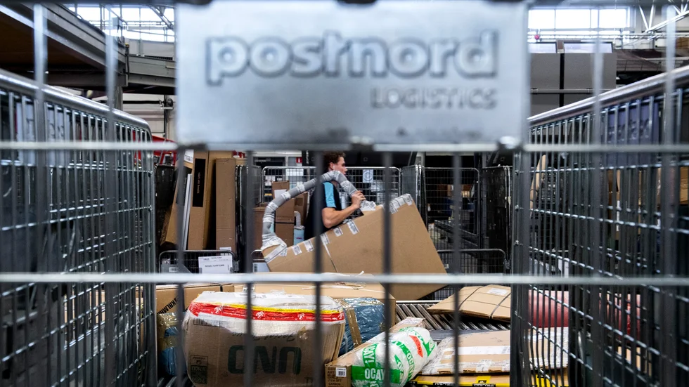 Först ansåg Postnord att problemet var att Daniel Hirvonen inte hade förpackat varan ordentligt. Nu har man ändrat sig. "Det är inte första gången som Daniel skickar iväg ett paket, så det är osannolikt att det är han som har gjort fel", säger Anders Porelius.