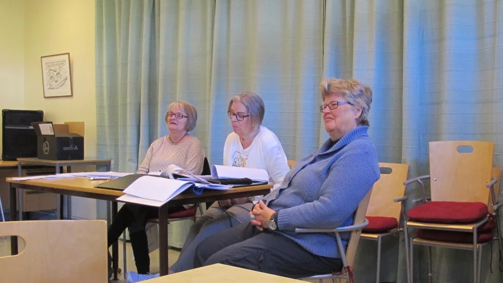 Från vänster Sonja Kvickström (sekreterare), Gun-Britt Karlsson (ordförande), Karin Höög (kassör).