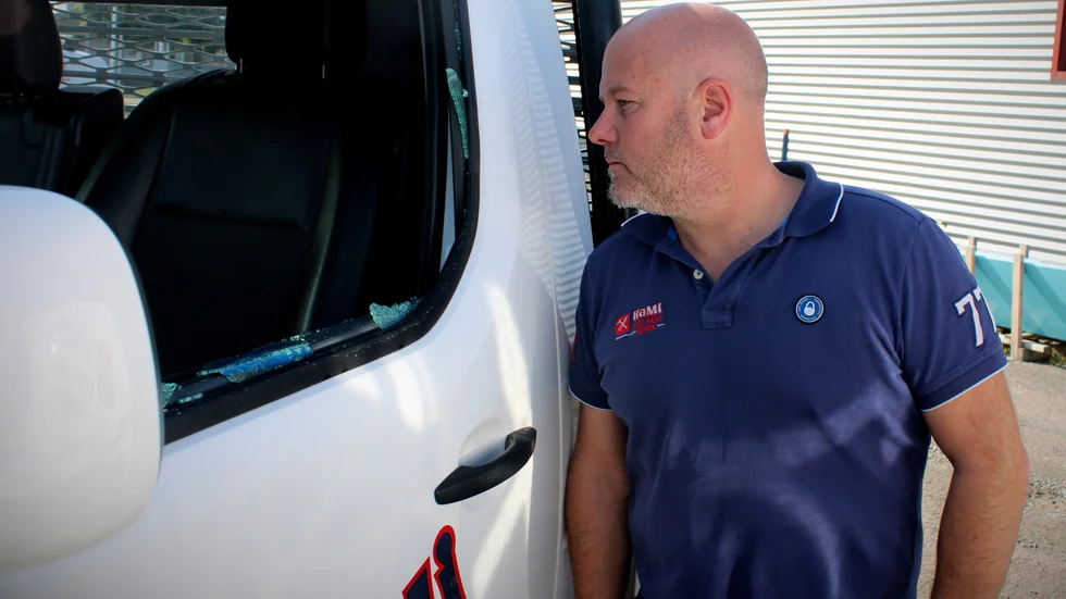 "Förra gången vi drabbades började vi själva söka igenom bilarna för att se om något var stulet. Men nu har vi lärt oss att ringa polisen direkt så att vi inte kontaminerar några spår för teknikerna", säger Fredrik Lindberg, ägare till drabbade Hami Plåt & Vent AB.