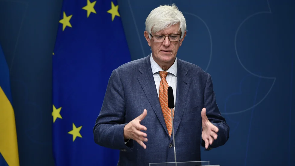 Folkhälsomyndighetens generaldirektör Johan Carlson på en pressträff tillsammans med regeringen.