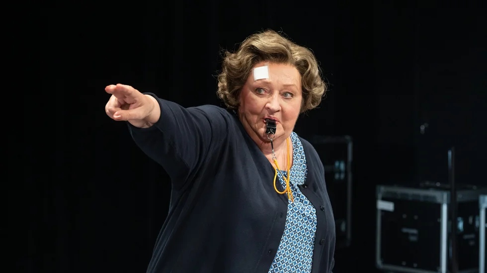 "Marianne Mörcks repertoar tycks vara outsinlig och hon behärskar fraseringskonsten intill perfektion" skriver NSD:s recensent om urpremiären av "Britt-Marie var här" som gästspelade på Norrbottensteatern på torsdagskvällen.   