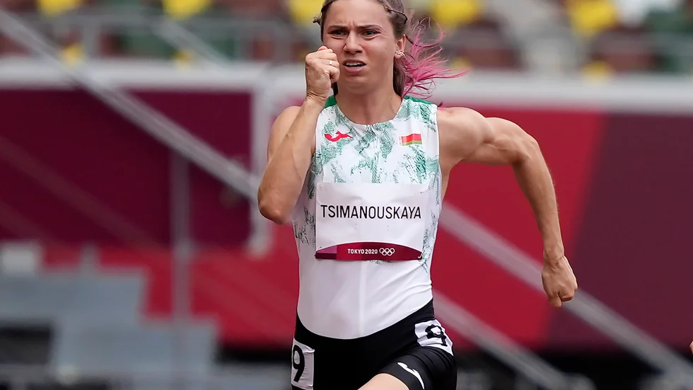 Kristina Timanovskaja här i kvalet till på 100 meter i fredags, uppger att hon kidnappats av den egna delegationen.