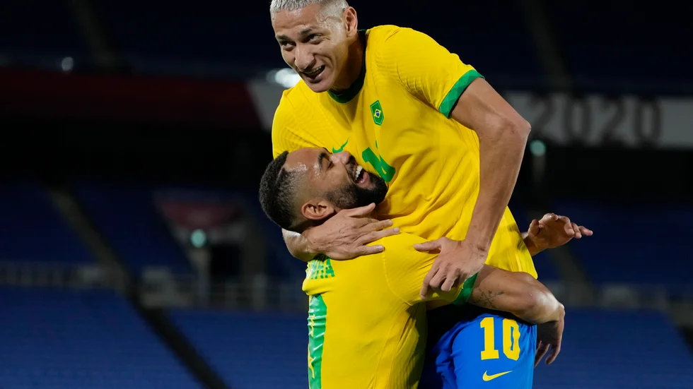 Richarlison firar efter sitt hattrick.