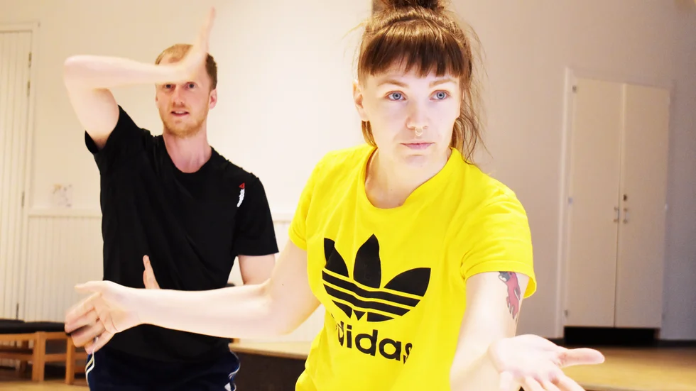 Mikael Marklund och Jenny Schinkler arbetar tillsammans med Per Sundberg från Daninitativet i Luleå på en ny föreställning. En del av den har vuxit fram i Boliden. 