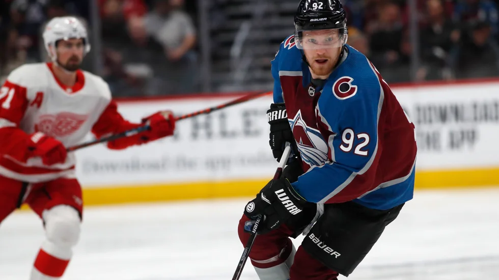 Gabriel Landeskog förlänger sitt kontrakt med Colorado.