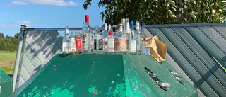 Fullt i glasbehållare på återvinningen: "Det är ofta fullt med papper och glas, men inte så här mycket"