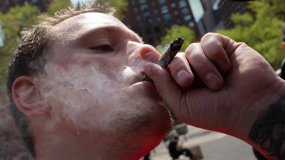 I vissa delstater, som New York där bilden togs, är det redan tillåtet att bruka cannabis i rekreationssyfte. Arkivbild.