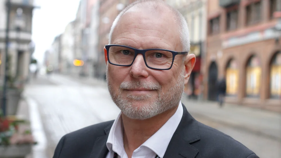 "Det är en process som vi följer vilket innebär att Christopher Jarnvall kommer att ingå på samma sätt som de andra under säkerhetsprövningen", säger Richard Tjernström, säkerhetsskyddschef på Norrköpings kommun.