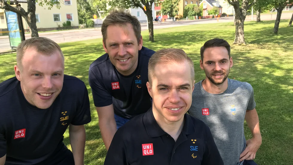 Linus Karlsson, Daniel Ellermann, Alexander Öhgren och Emil Andersson från Motala är redo för Paralympics i Tokyo. Efter en vecka på plats och fyra dagars träning startar singelturneringarna på onsdagen.